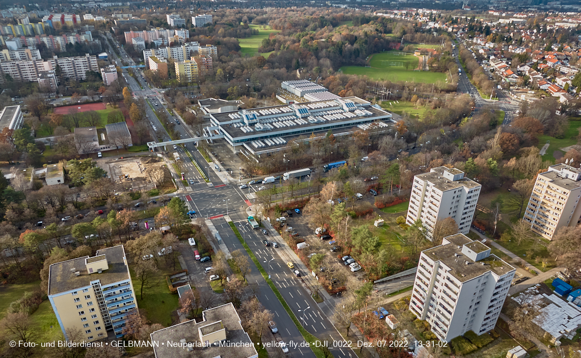 07.12.2022 - Luftbilder von der Baustelle an der Quiddestraße 'Haus für Kinder' in Neuperlach